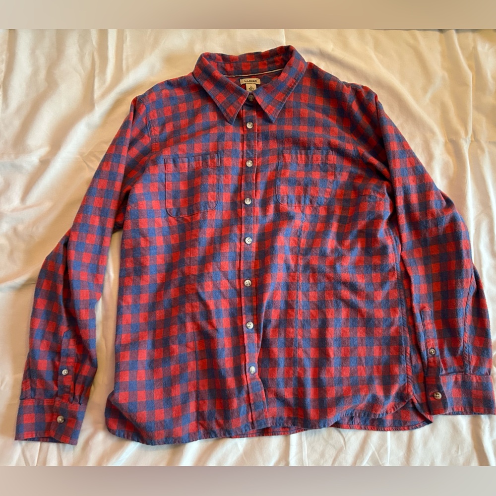 Long sleeved plaid button up